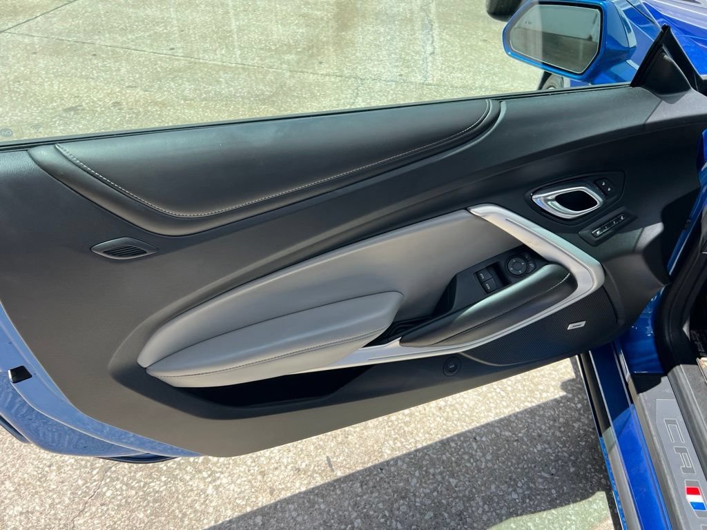 Used 2018 HYPER BLUE METALLIC Chevrolet 2SS image 5