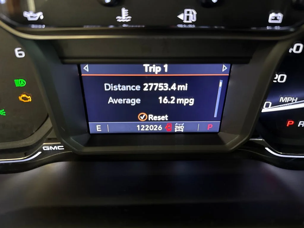 Used 2019 Silver GMC SLT image 22