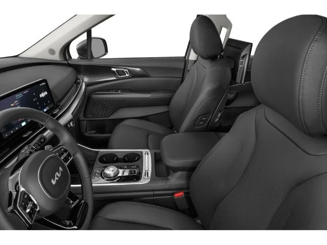 Used 2025 Snow White Pearl Kia SX Prestige image 6