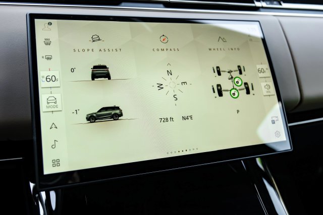 New 2027 Fuji White Land Rover Dynamic SE image 42