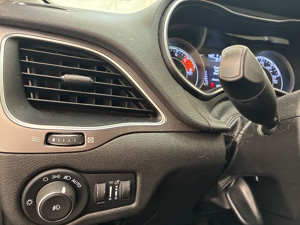 Used 2021 Red Jeep Latitude Lux image 18