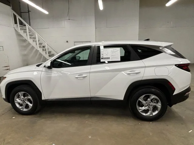 Used 2023 White Hyundai SE image 4