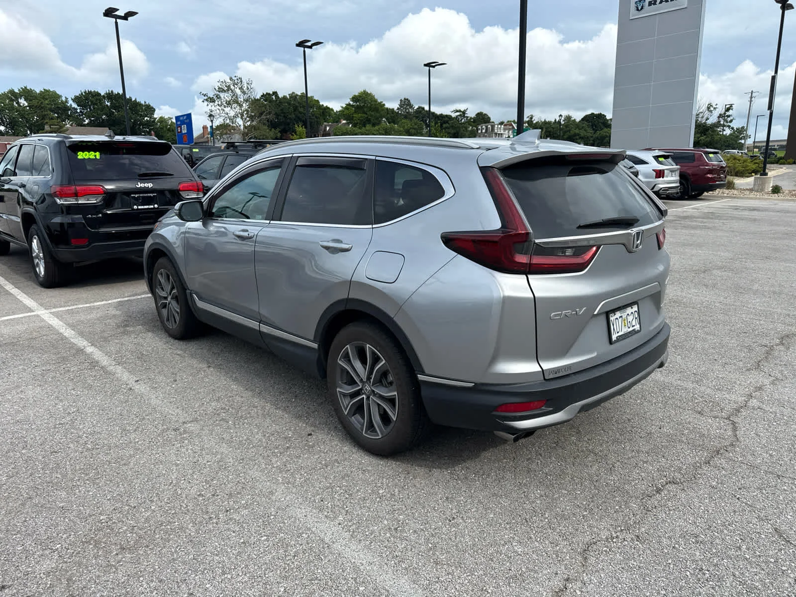 Used 2020 Lunar Silver Metallic Honda Touring image 7