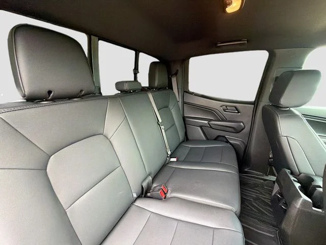 Used 2025 White Chevrolet Trail Boss image 31