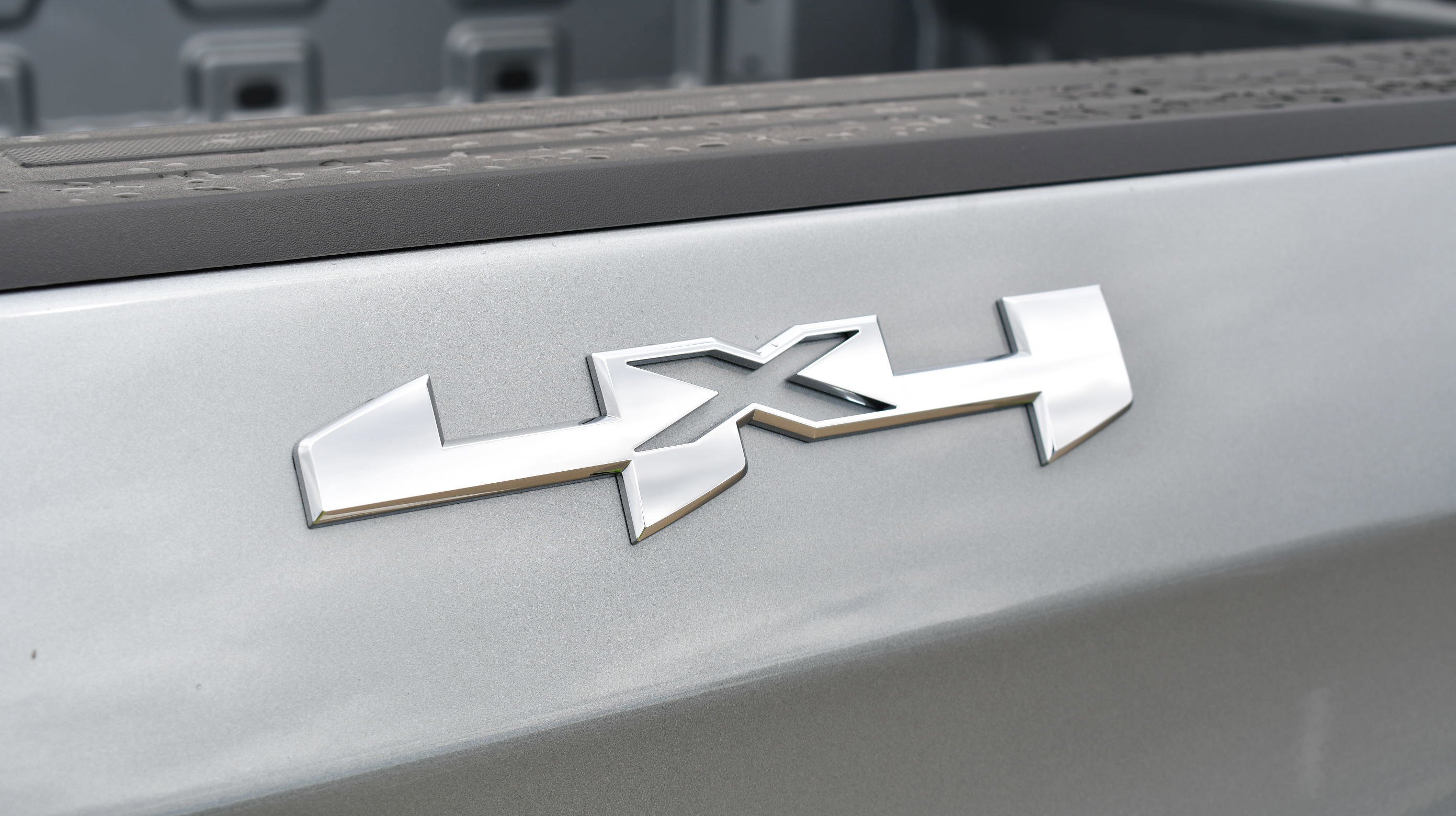 Used 2026 Sterling Metallic GMC Elevation image 10
