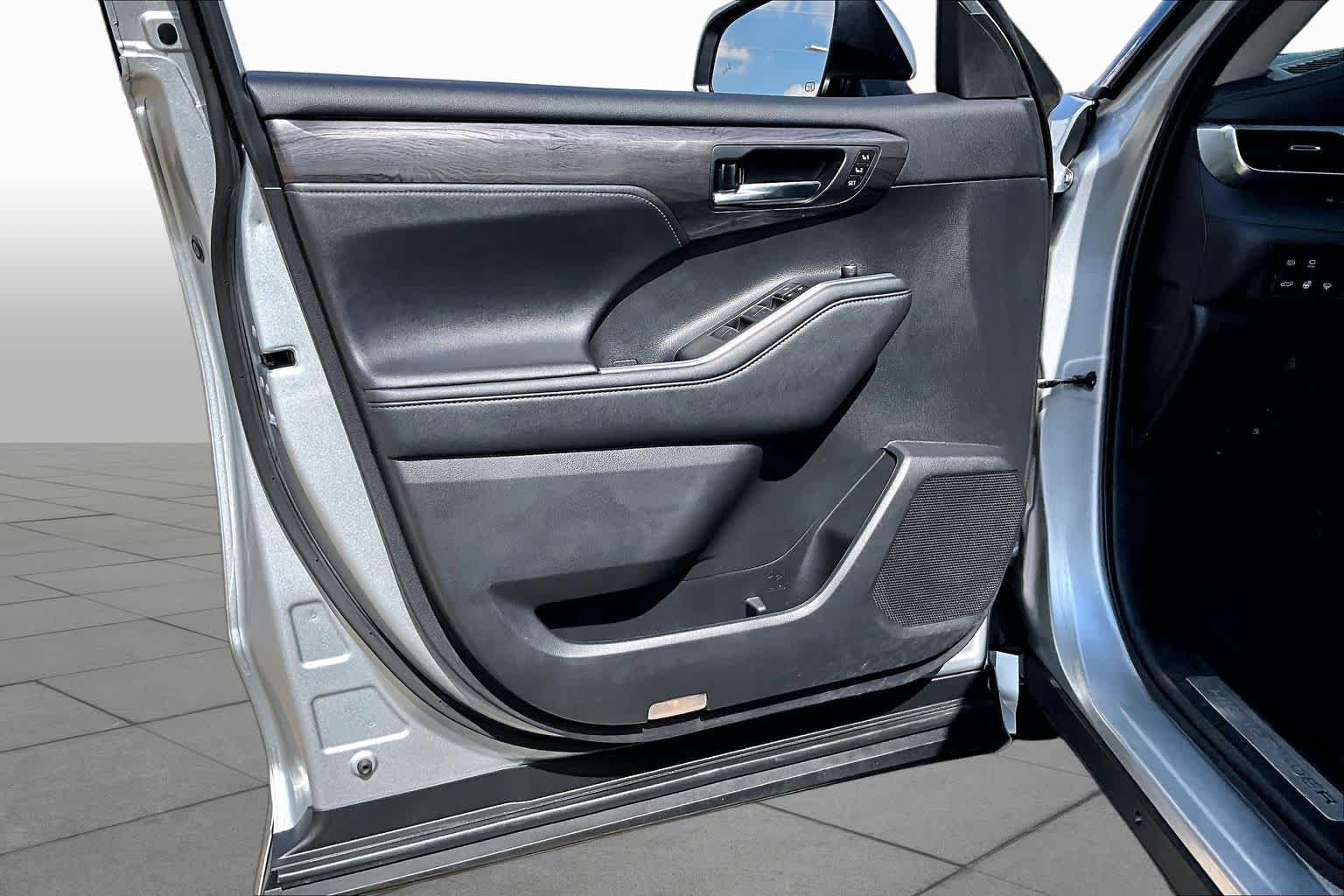 Used 2021 Celestial Silver Metallic Toyota Platinum image 22