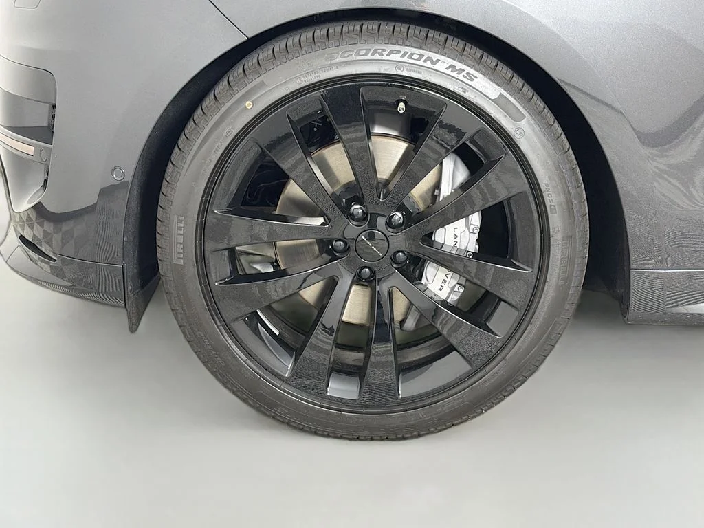 New 2026 Carpathian Grey Land Rover Dynamic SE image 33