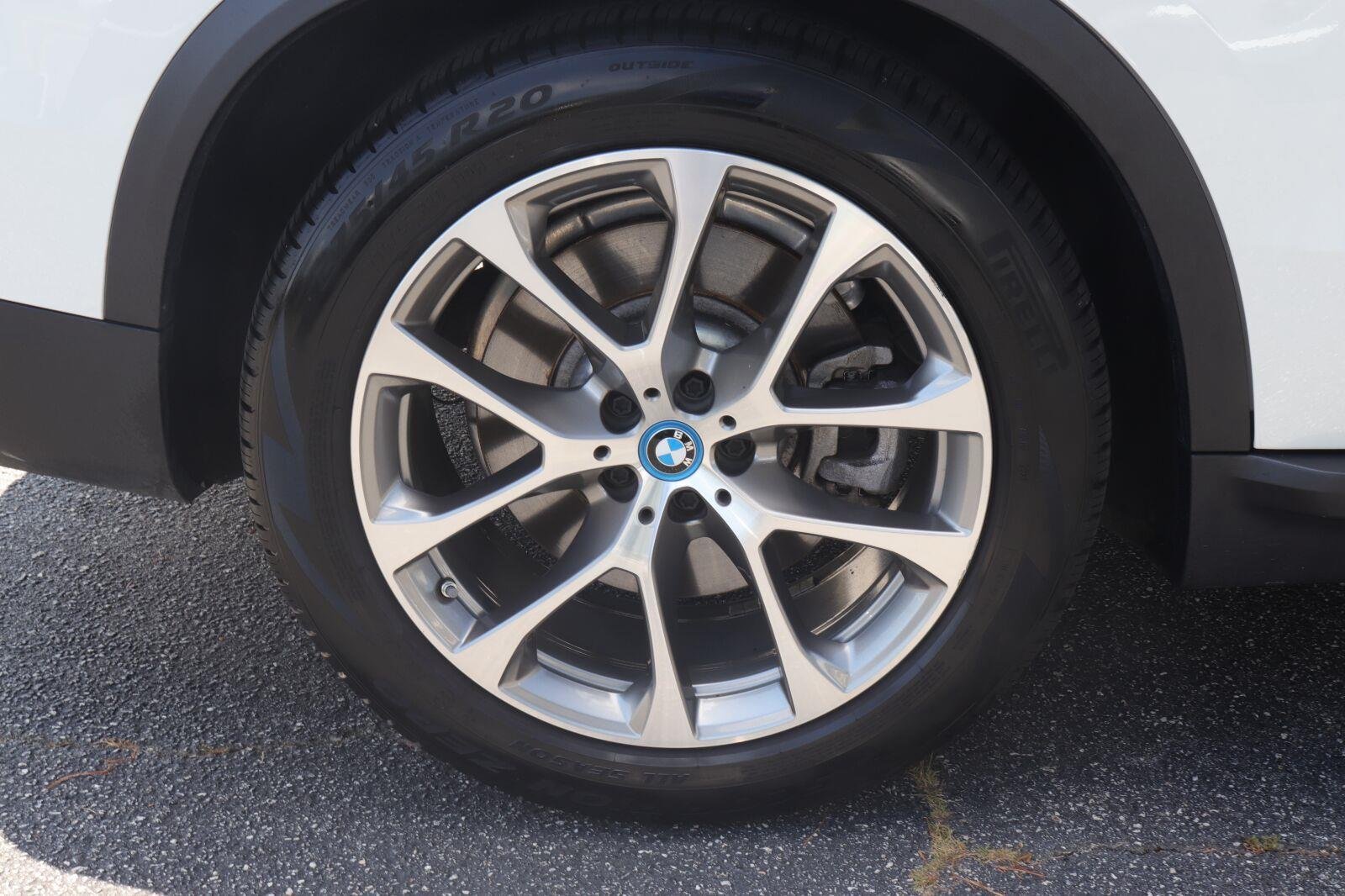 Used 2024 Alpine White BMW xDrive50e image 50