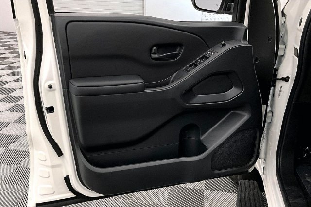 New 2026 Glacier White Nissan SV image 34