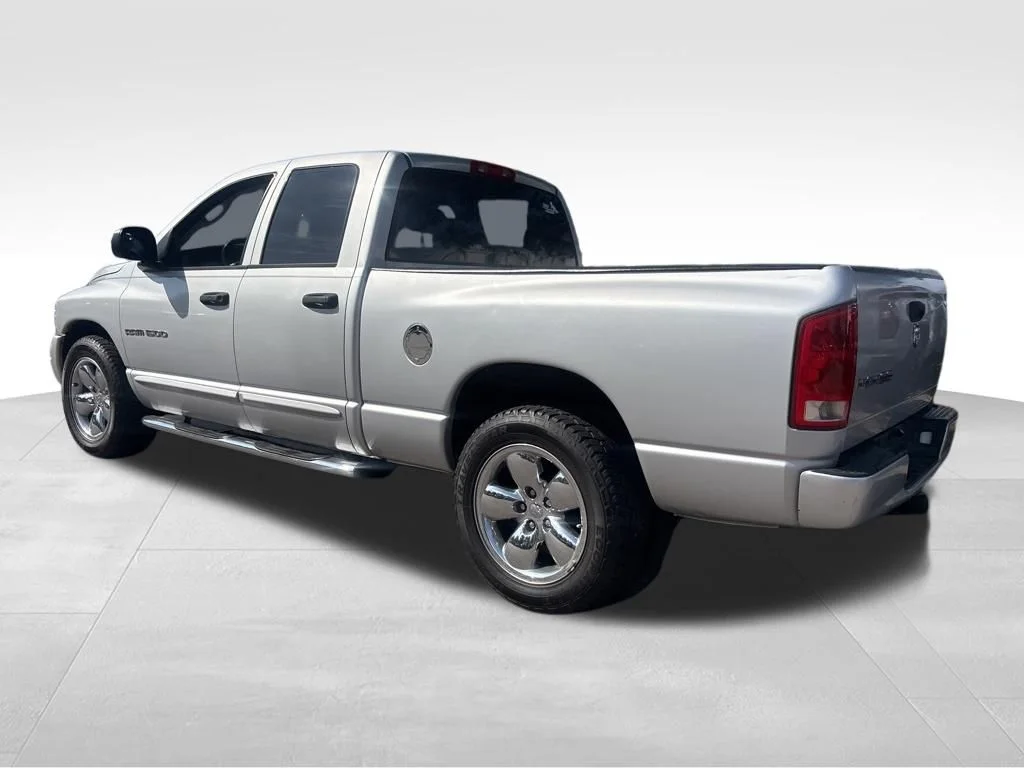 Used 2004 Black Dodge SLT image 11