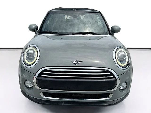 Used 2019 Gray MINI Signature image 2