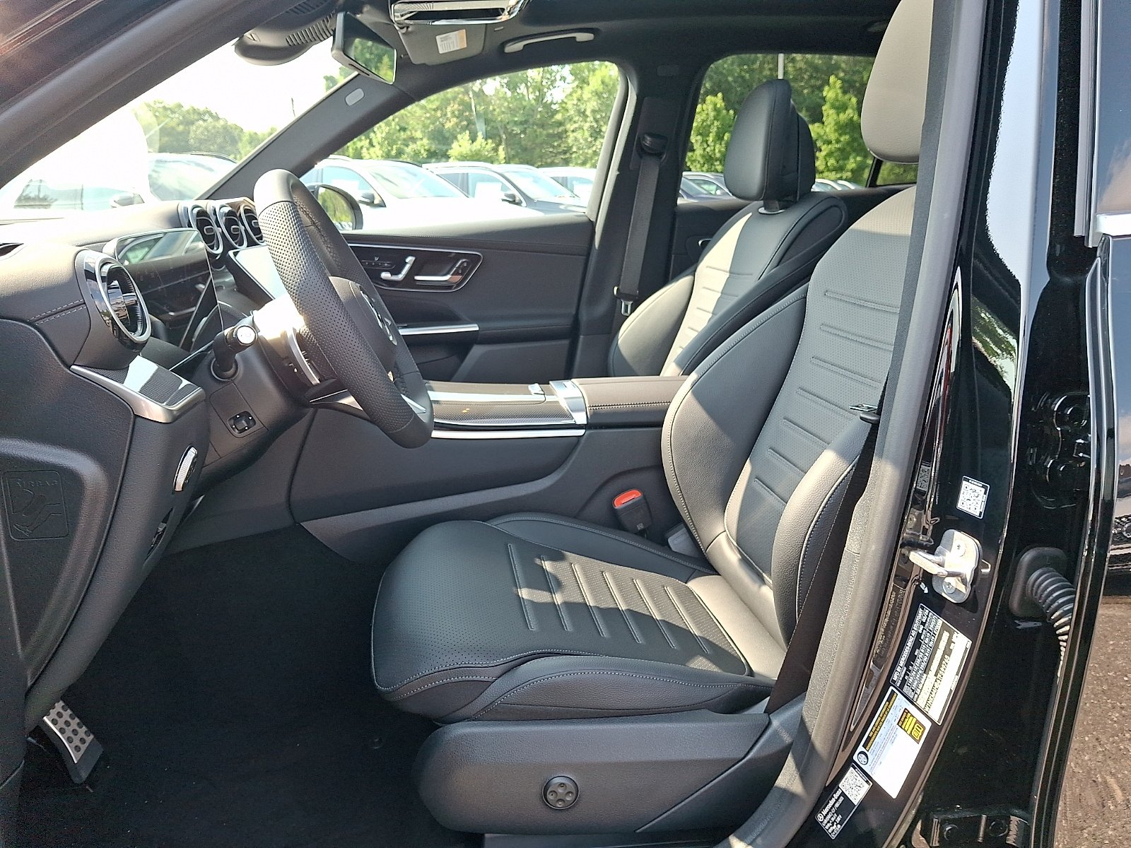 New 2026 Black Mercedes-Benz GLC 300 image 8