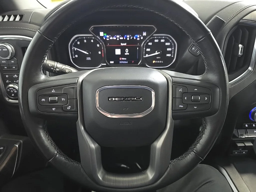 Used 2021 White GMC Denali image 19