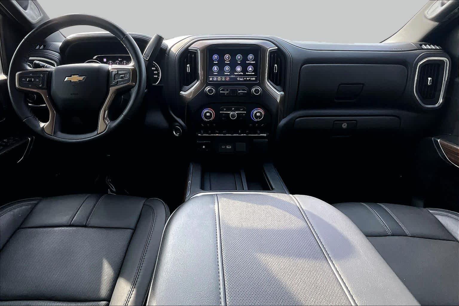 Used 2023 Iridescent Pearl Tricoat Chevrolet High Country image 14