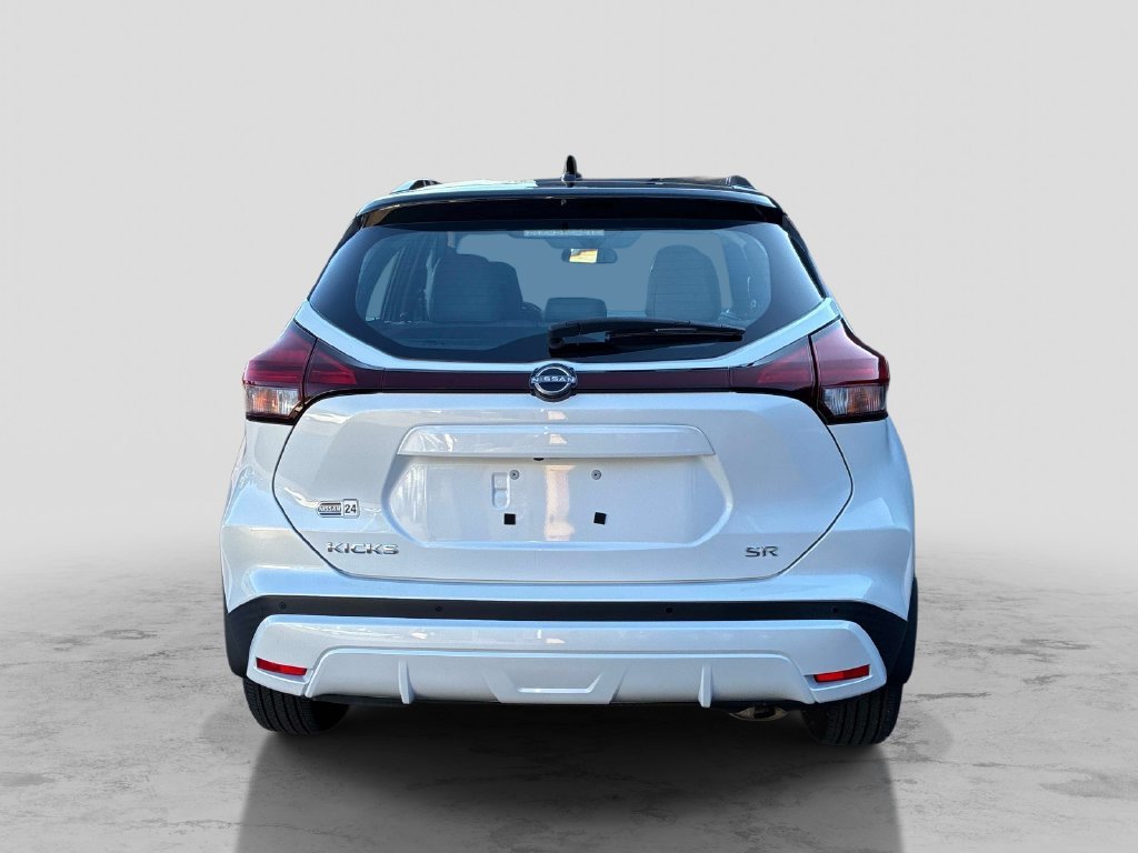 Used 2023 White Nissan SR image 6