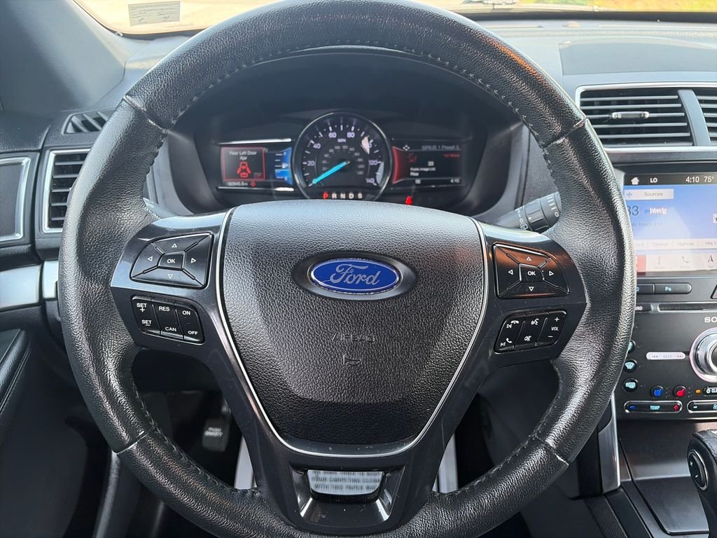 Used 2018 Black Ford Limited image 15