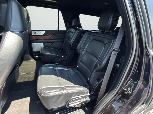 Used 2020 Black Lincoln Reserve image 26