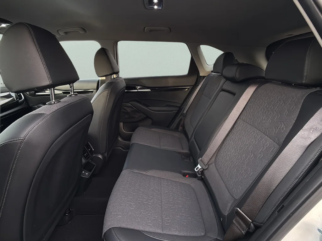 Certified Used 2024 Snow White Pearl Kia S image 25