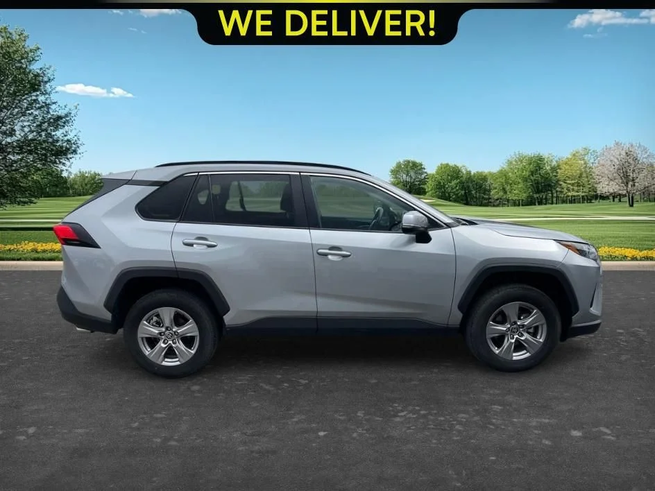 Used 2025 Silver Toyota XLE image 4