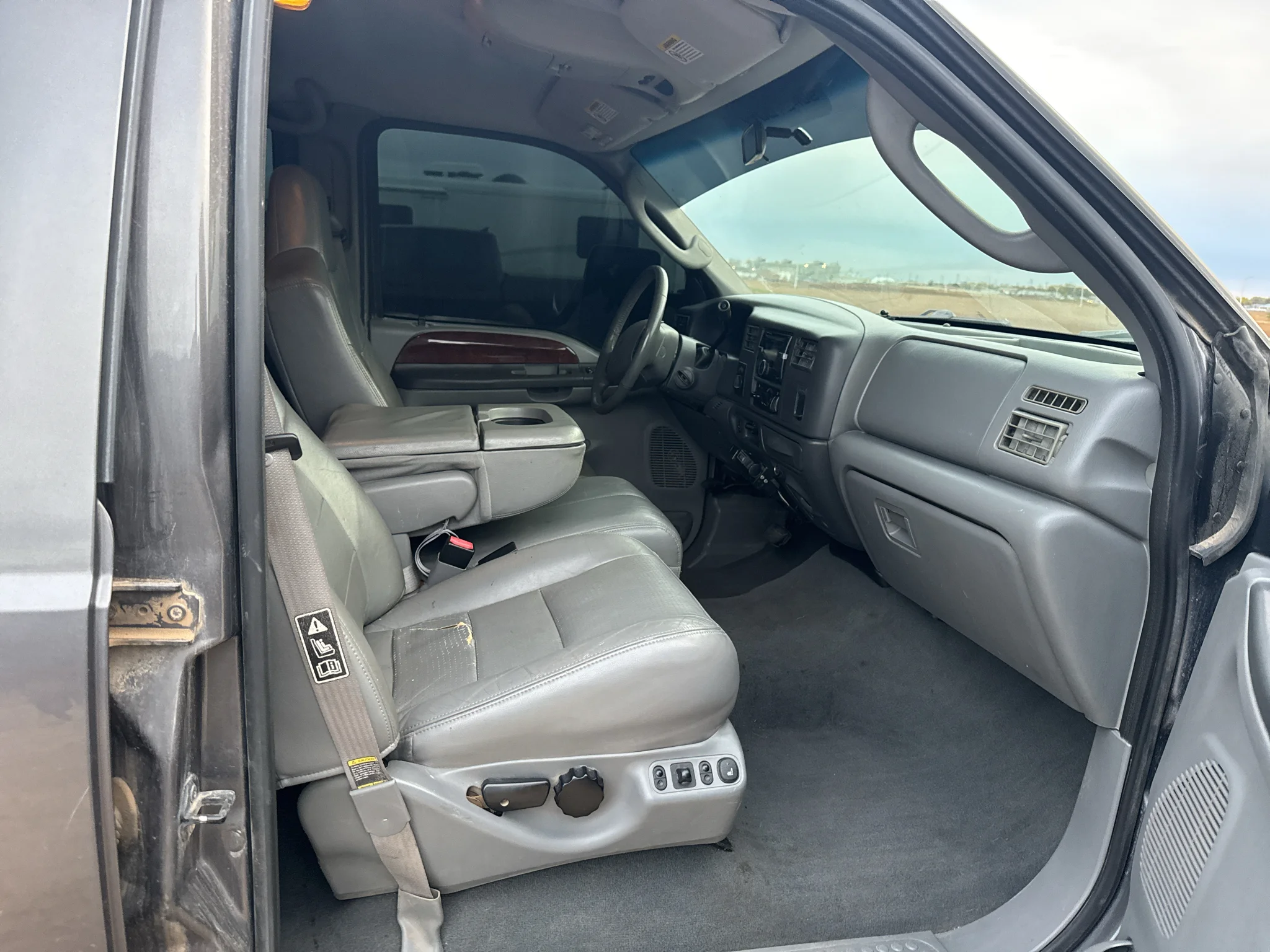 Used 2003 Oxford White Clearcoat Ford Lariat image 10