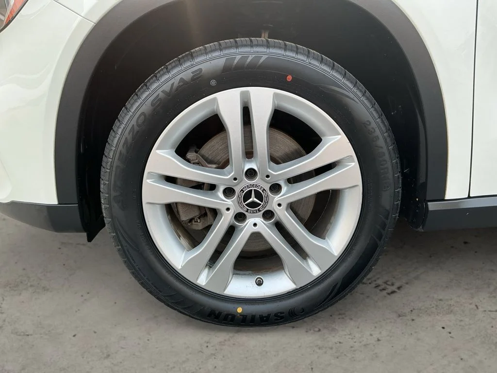 Used 2018 White Mercedes-Benz GLA 250 image 9