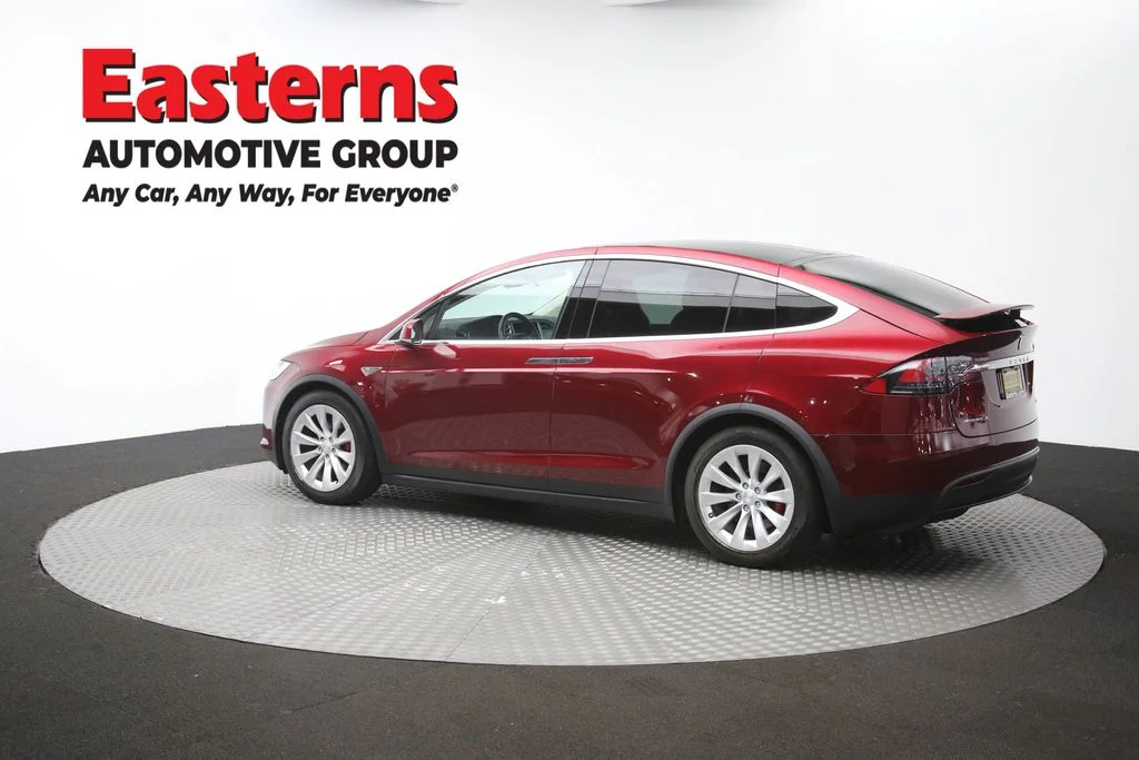 Used 2016 Red Tesla P90D image 60