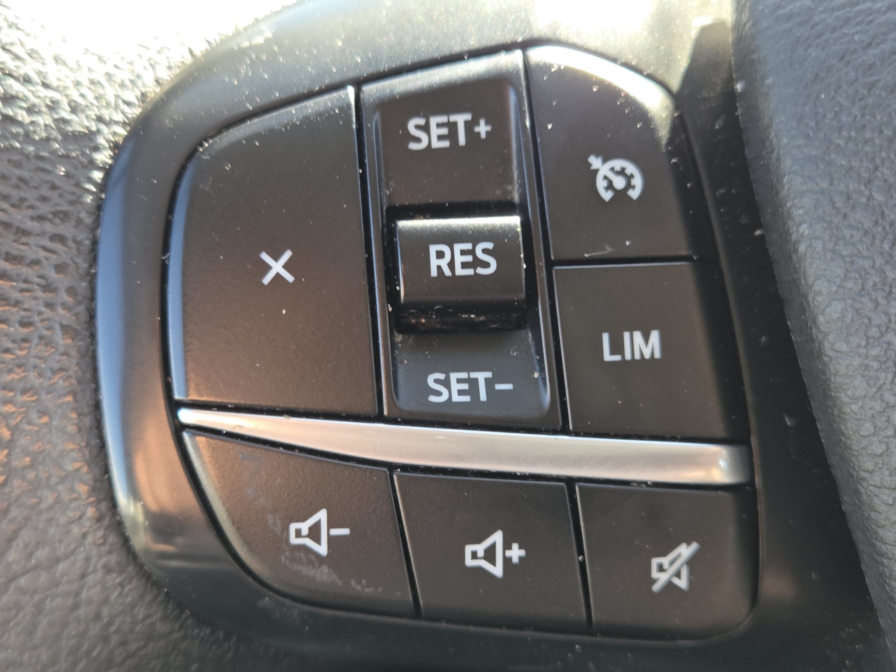 Used 2023 Oxford White Ford Base image 9