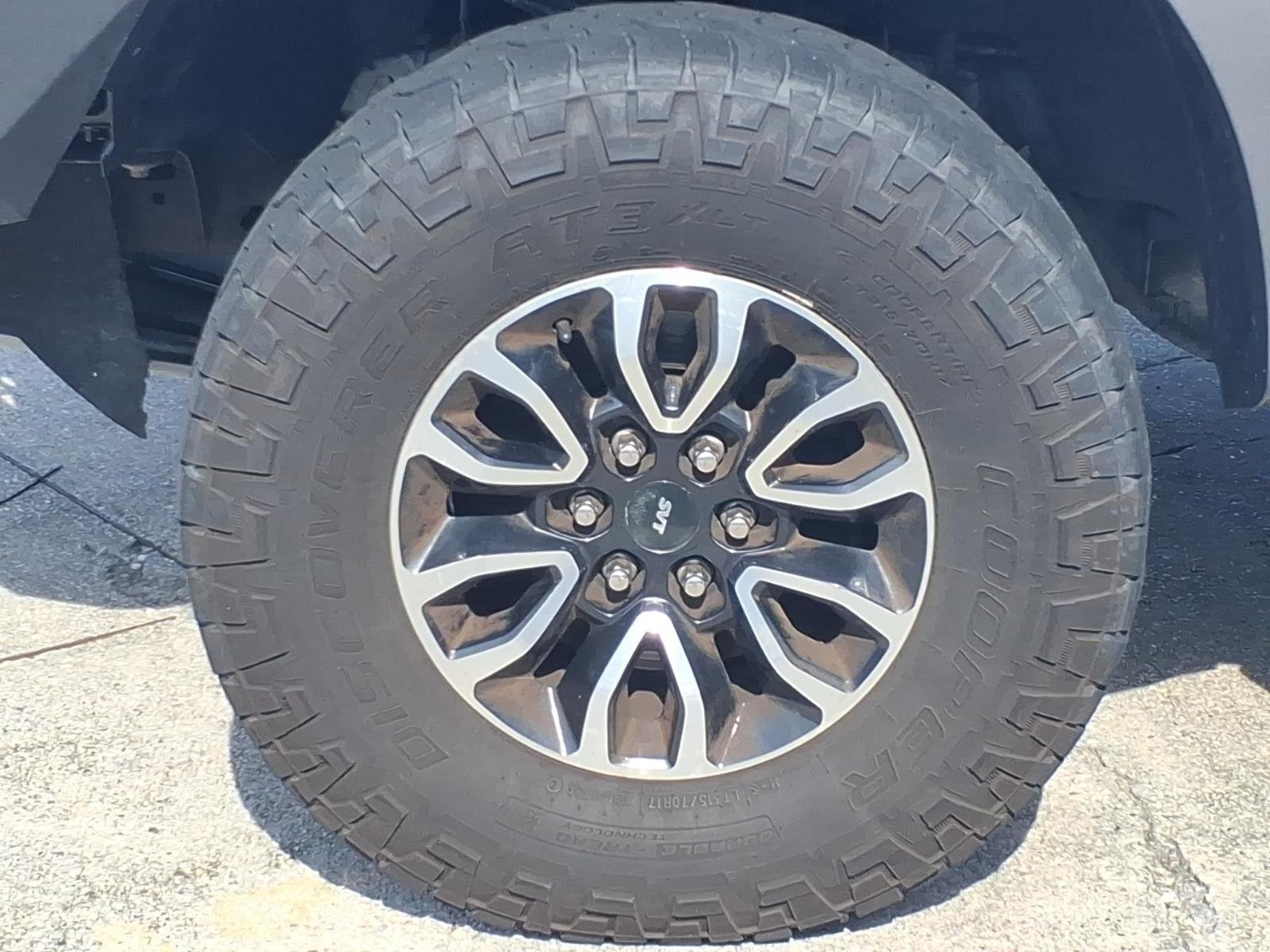 Used 2012 Oxford White Ford SVT Raptor image 4