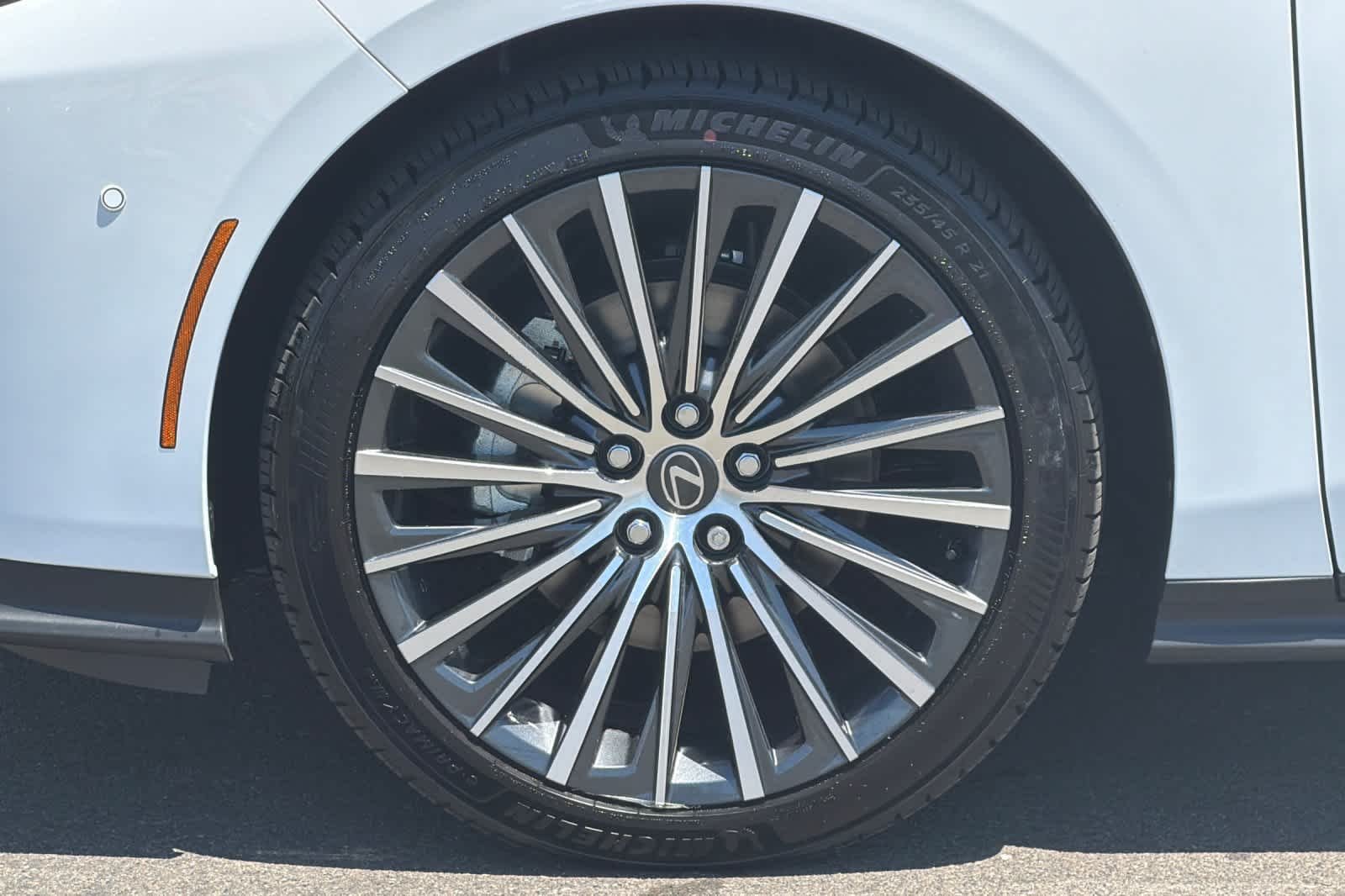 2026 Lexus ES BEV 350e Luxury - Photo 31
