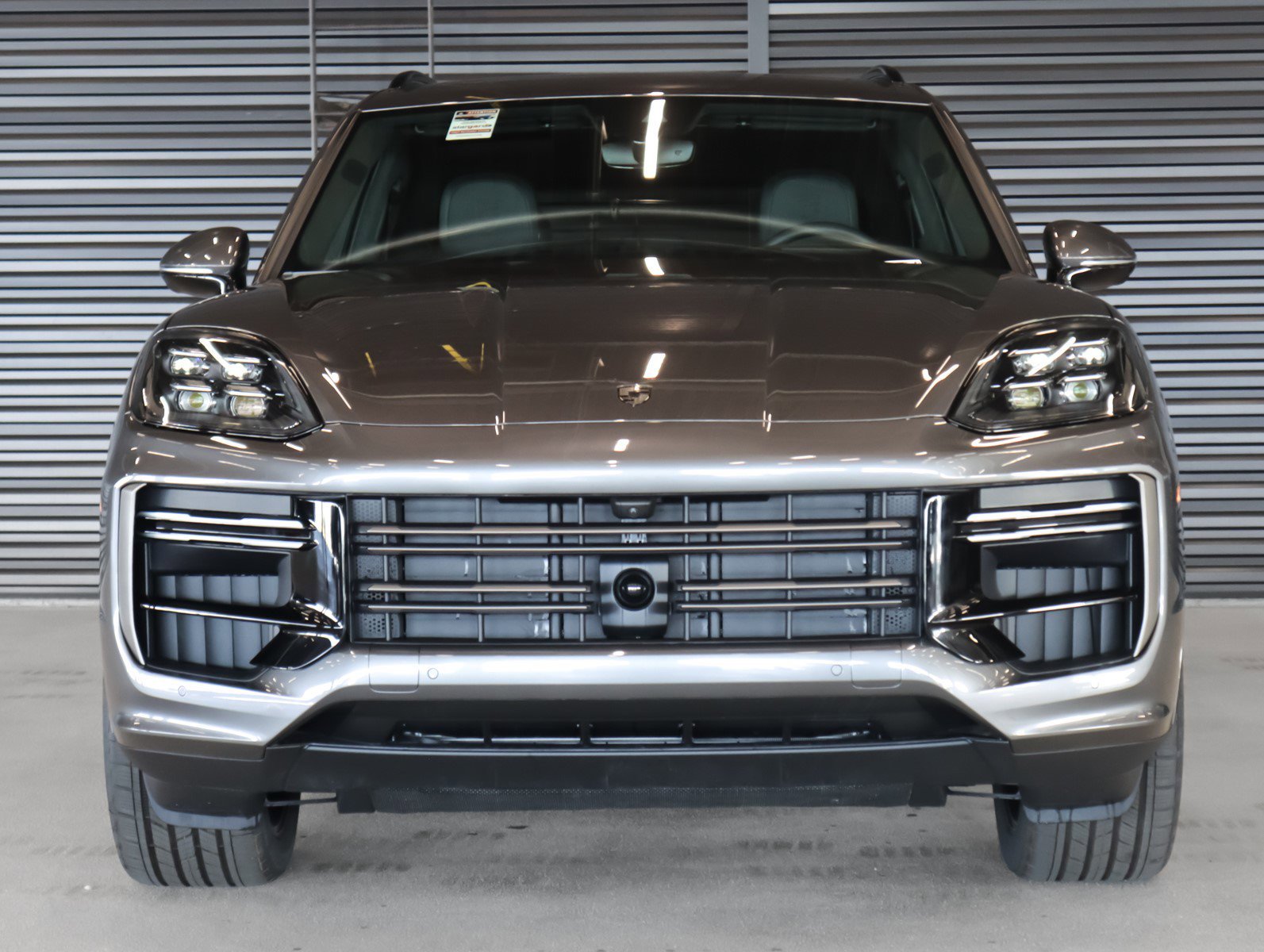 2025 Porsche Cayenne Turbo E-Hybrid - Photo 8