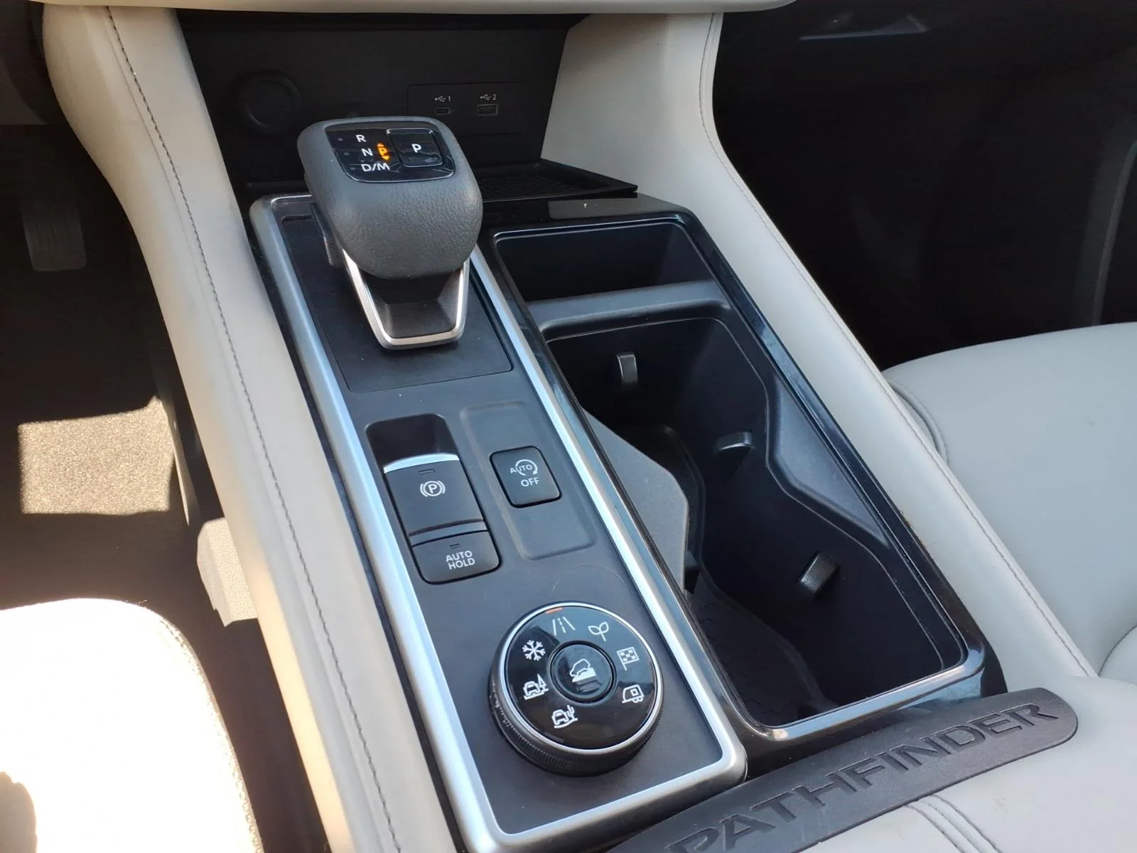 Certified Used 2024 Pearl White Tricoat Nissan SL image 20