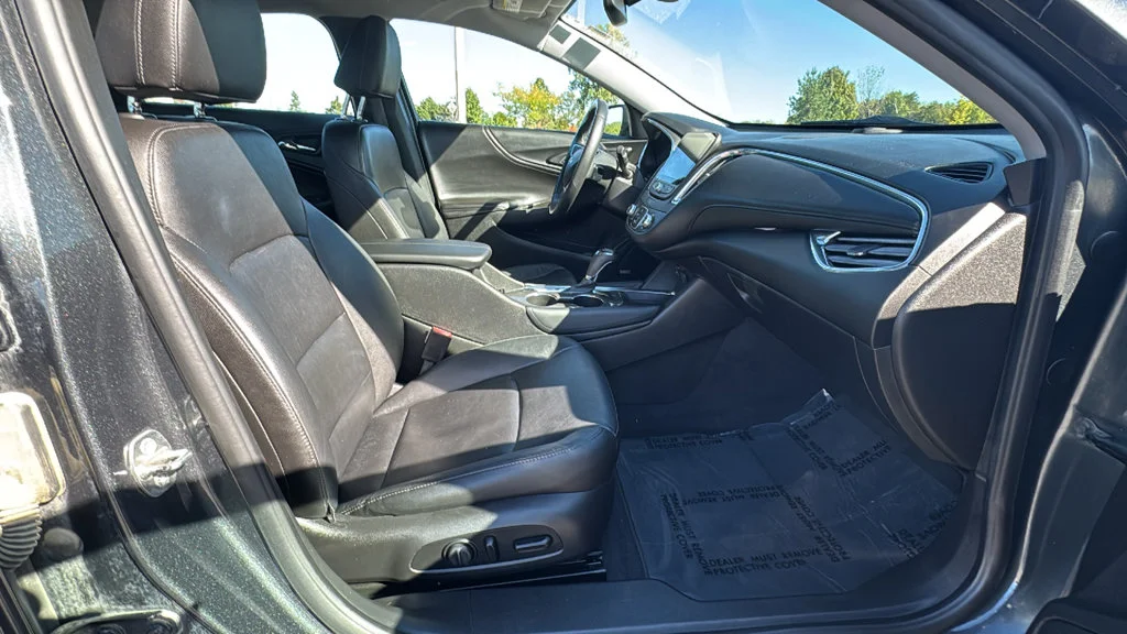 Used 2017 Gray Chevrolet LT image 8