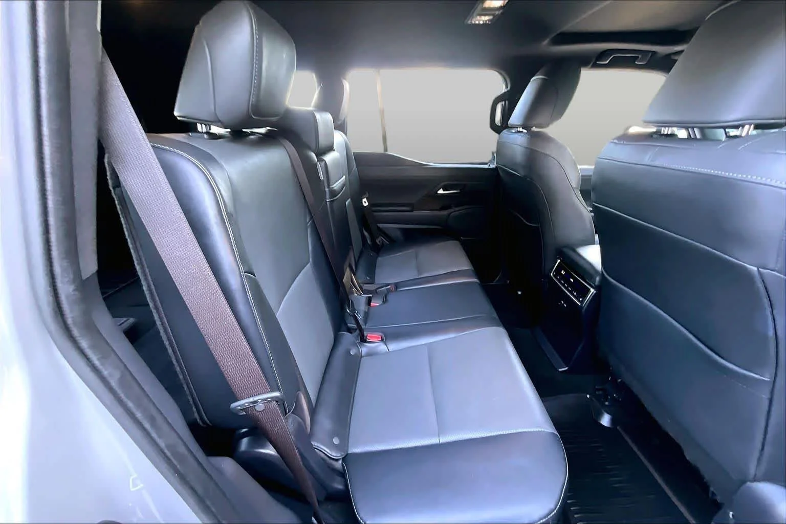 Used 2024 Incognito Lexus Premium+ image 19