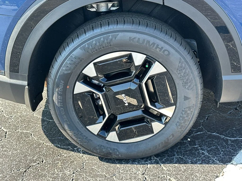 New 2027 Black Kia EX image 17