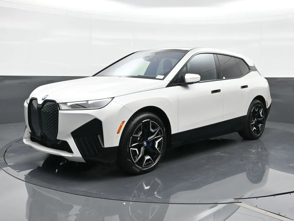 2024 BMW iX xDrive50's photo
