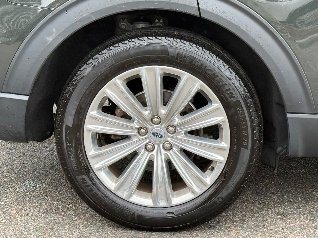 Used 2022 Green Ford Limited image 13