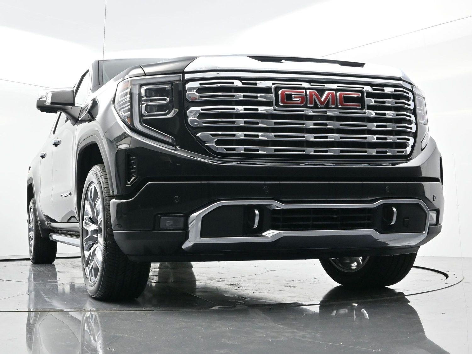 Used 2025 Onyx Black GMC Denali image 42