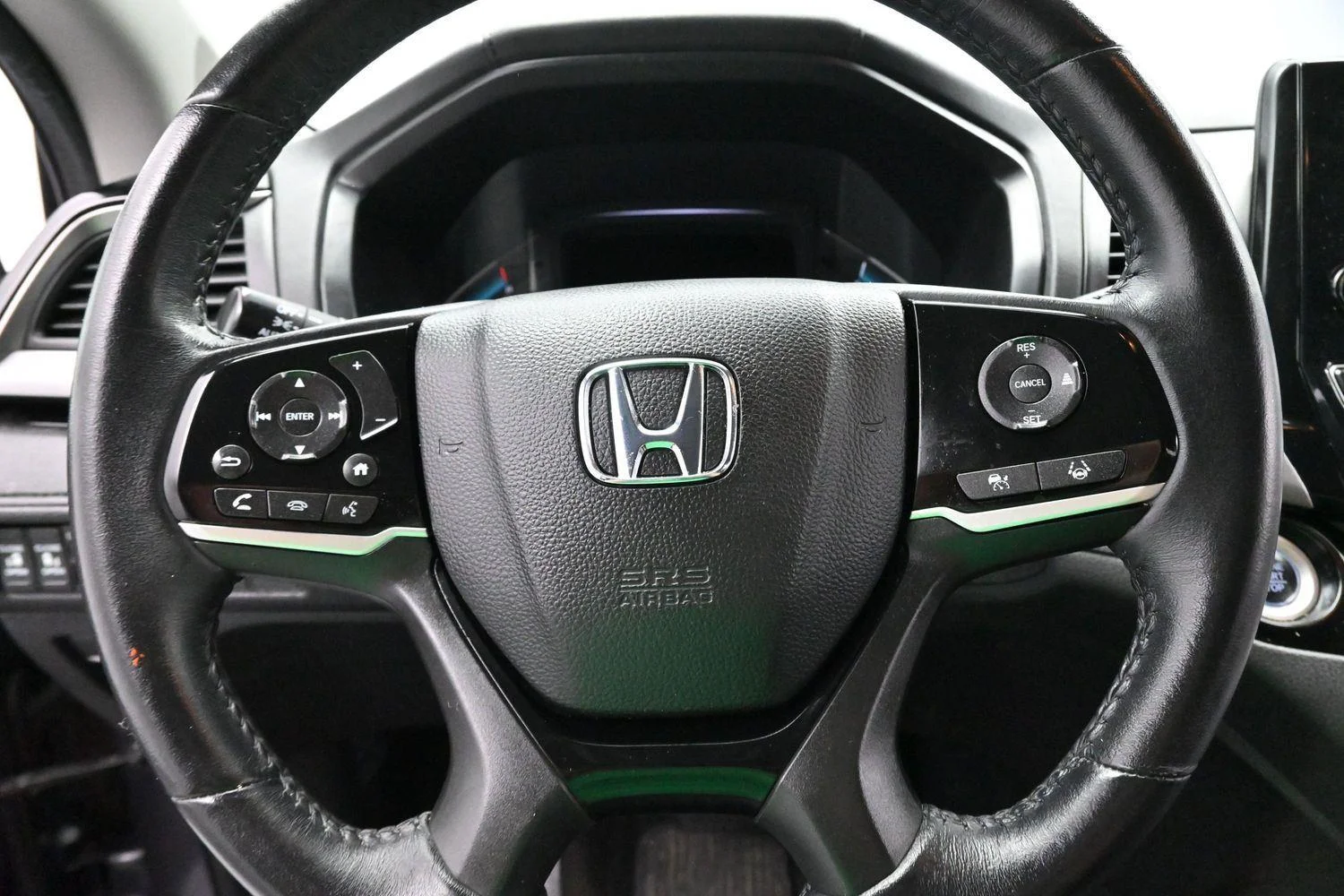Used 2023 Modern Steel Metallic Honda Touring image 18
