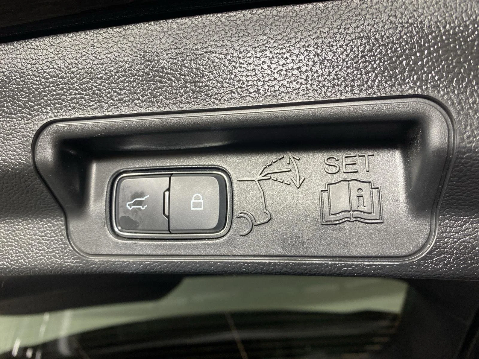 Used 2023 Agate Black Ford XLT image 28