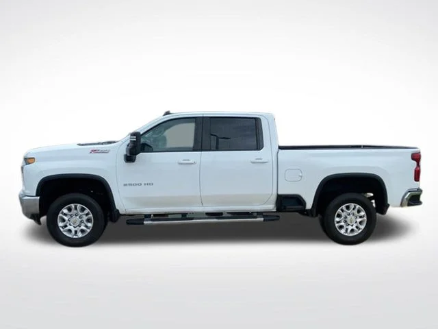 Used 2023 White Chevrolet LT image 2
