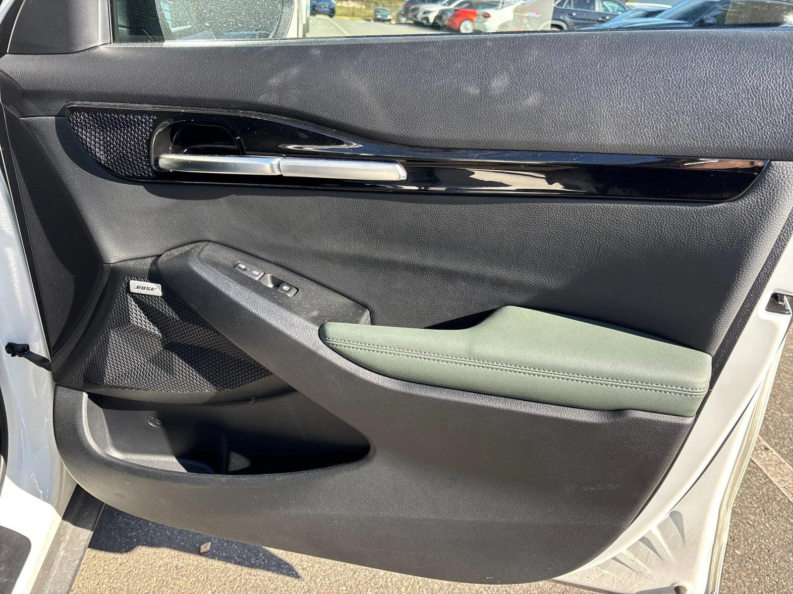 Used 2024 Snow White Pearl Kia SX image 38