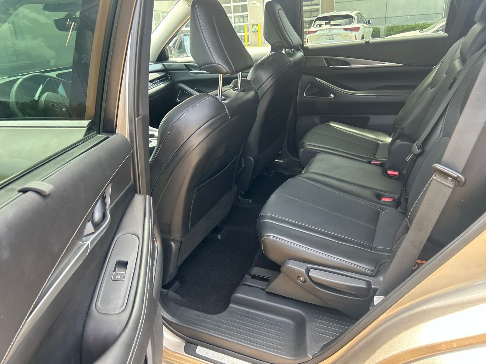 Used 2026 Silver INFINITI LUXE image 10