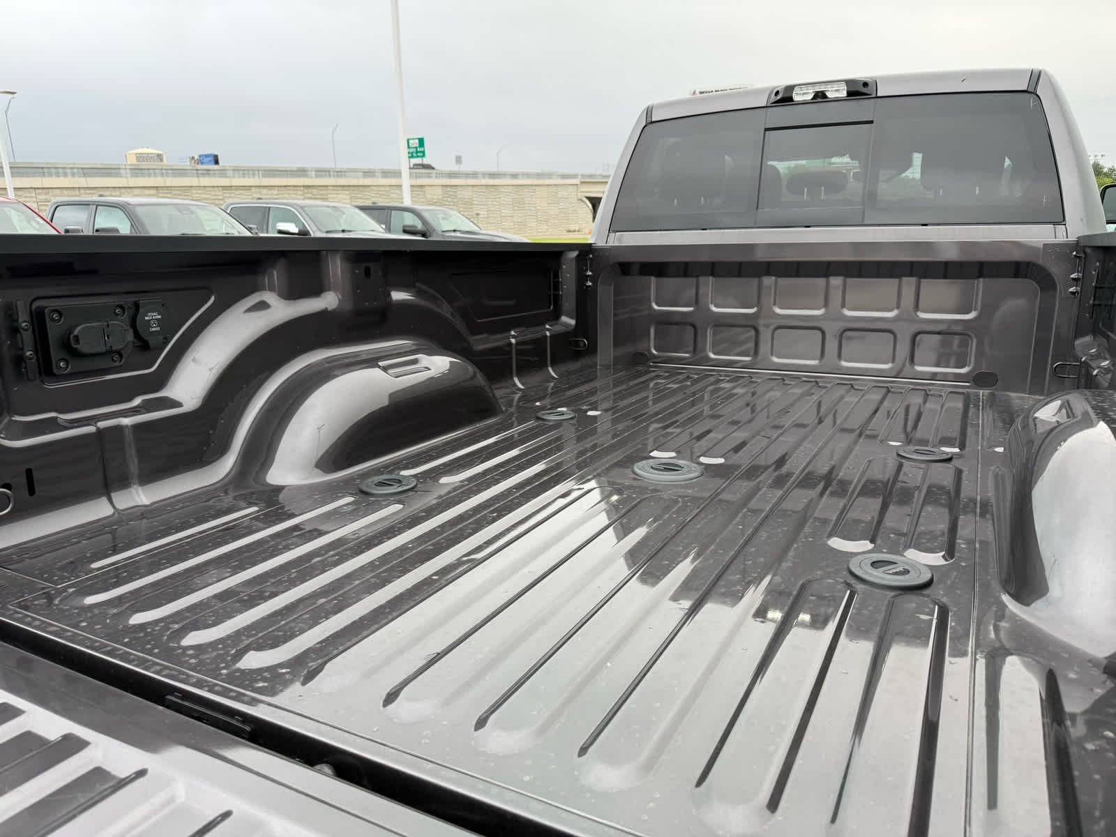 New 2026 Granite Crystal Metallic Clear-Coat Exterior Paint RAM Tradesman image 8
