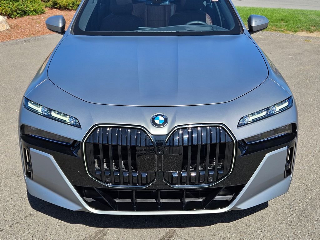 Certified Used 2025 Frozen Pure Grey Metallic BMW 760i xDrive image 8