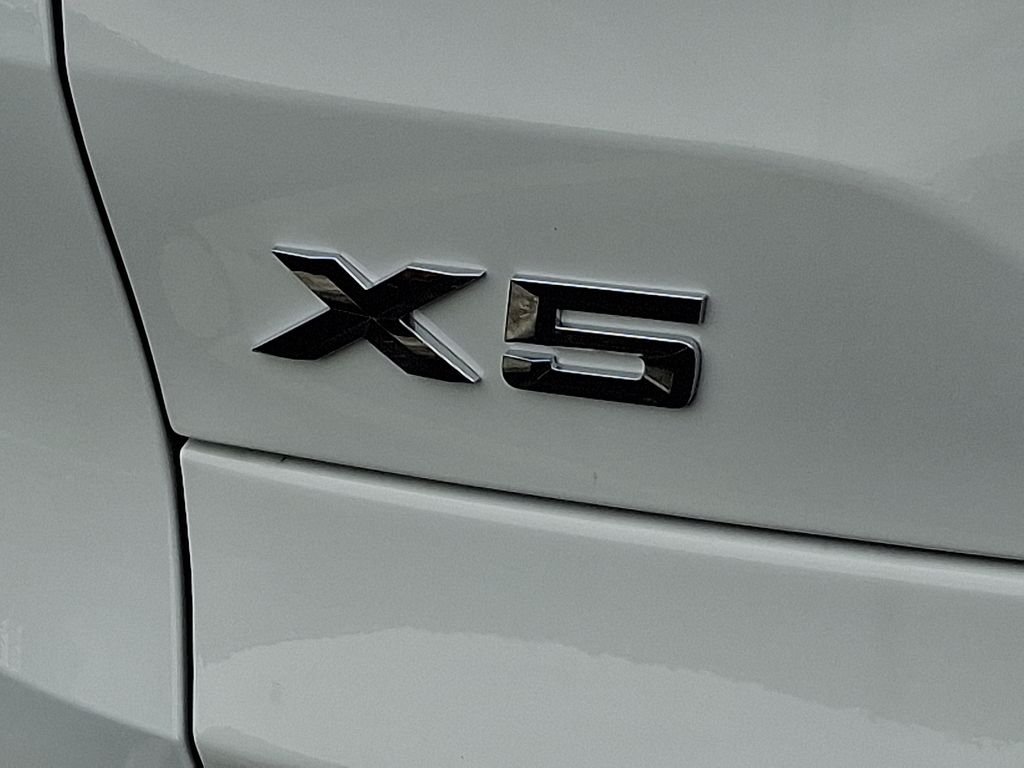Used 2026 Alpine White BMW xDrive40i image 11