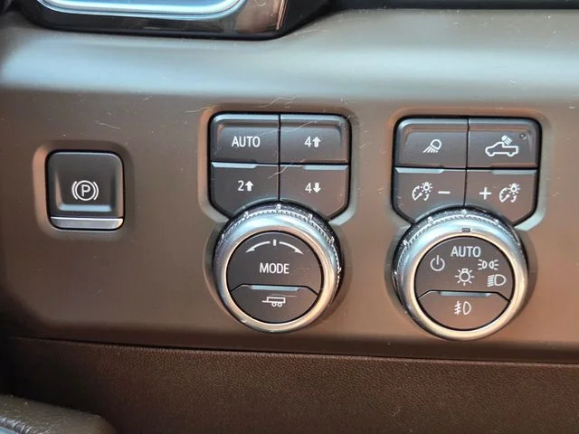 Used 2024 White GMC Denali image 20