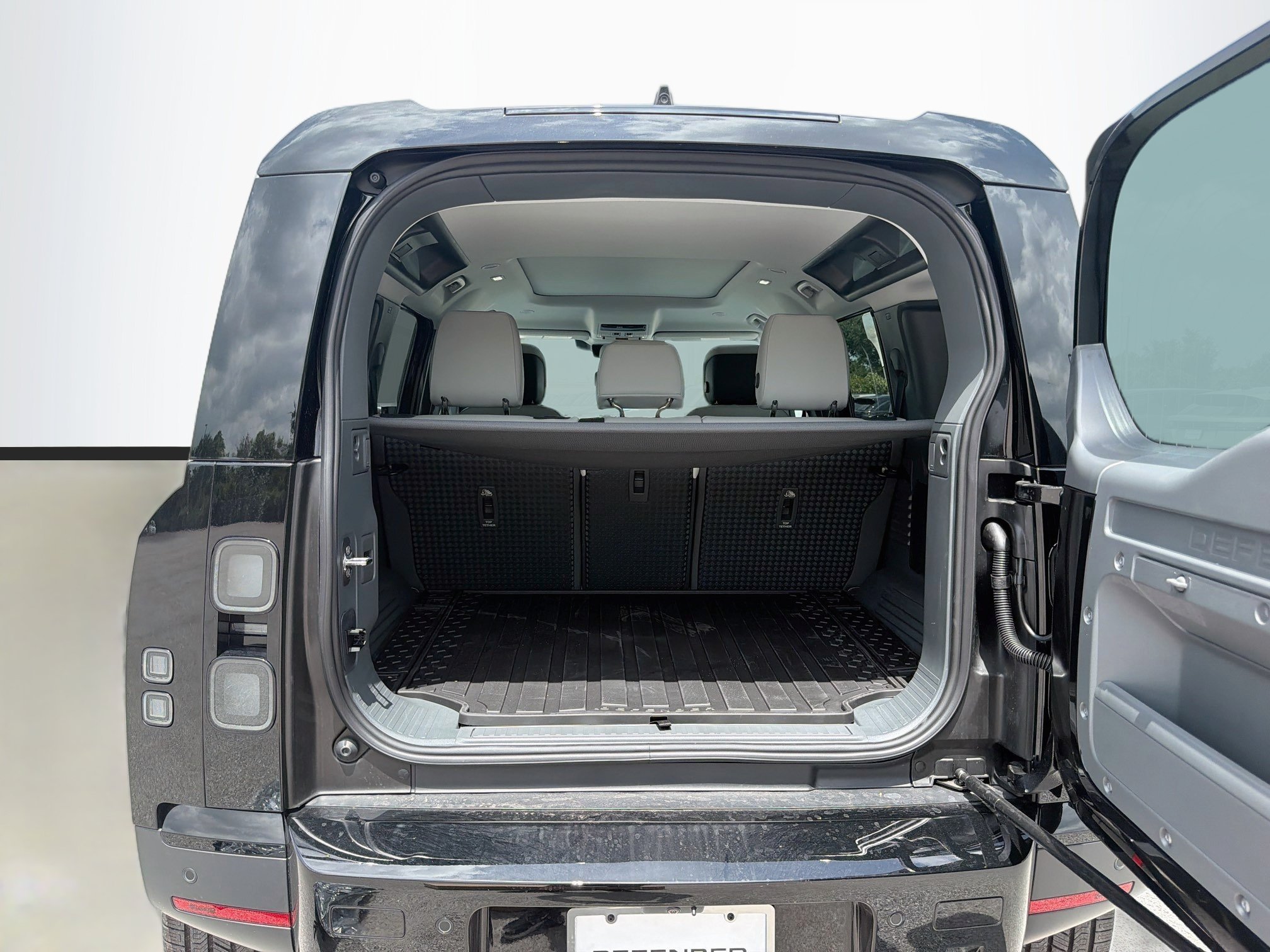 New 2026 Santorini Black Land Rover S image 12