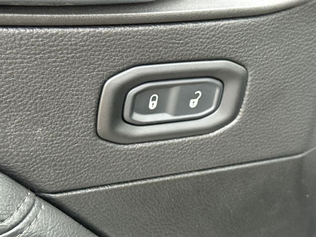 Used 2022 White Jeep Unlimited Sahara Altitude image 20