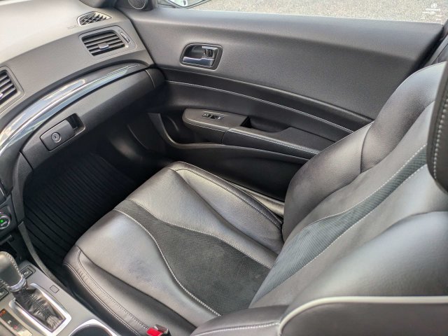 Used 2022 White Acura Premium and A-SPEC Packages image 15