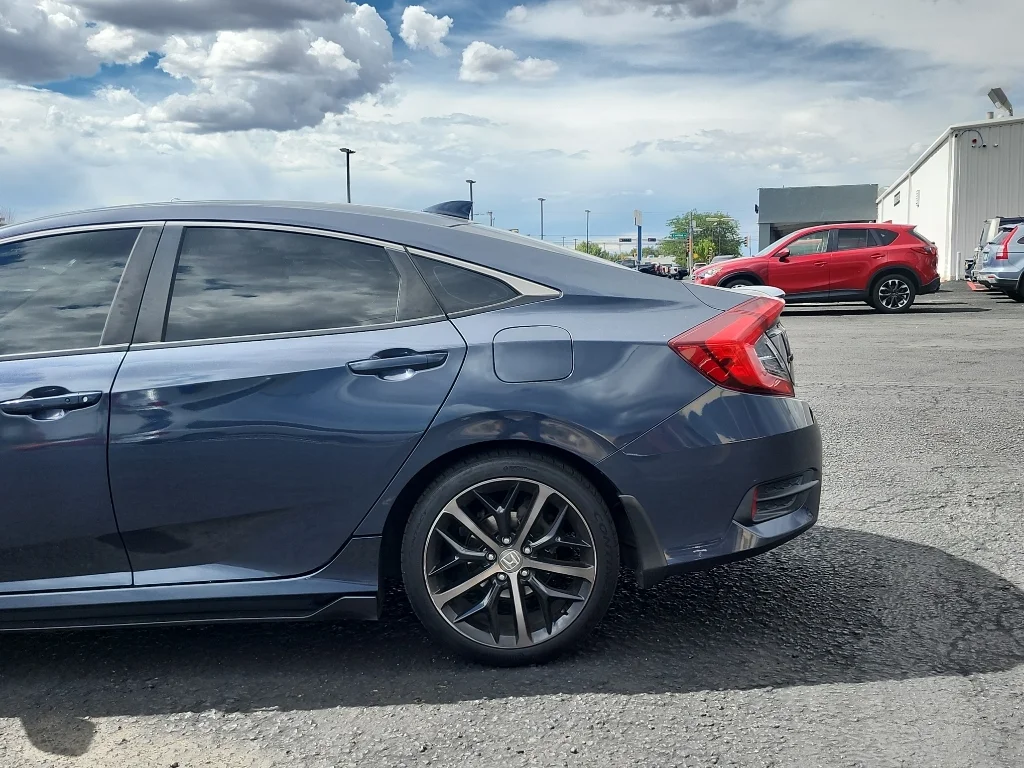 Used 2018 Modern Steel Metallic Honda EX-L image 9